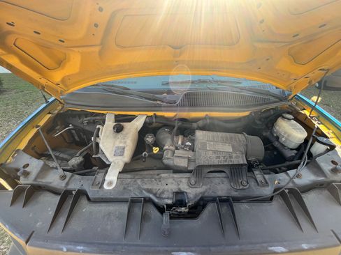 Used 2015 GMC Savana 3500 Van Cab-Chassis 2D image 20