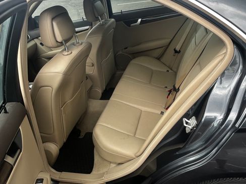 Used 2013 Mercedes-Benz C 250 Sedan image 9