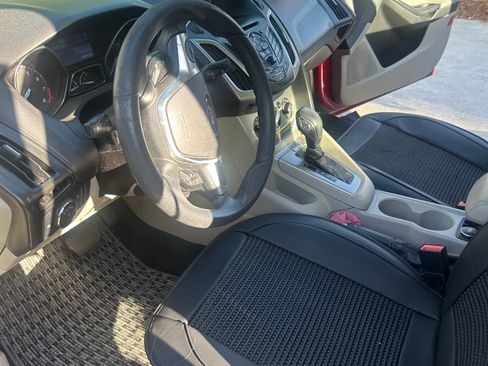 Used 2012 Ford Focus SE image 4