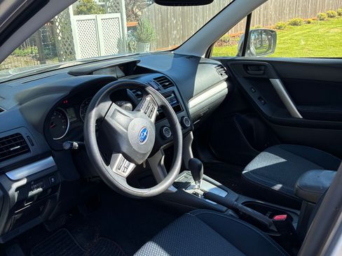 Used 2015 Subaru Forester 2.5i Premium w/ All-Weather Package image 6