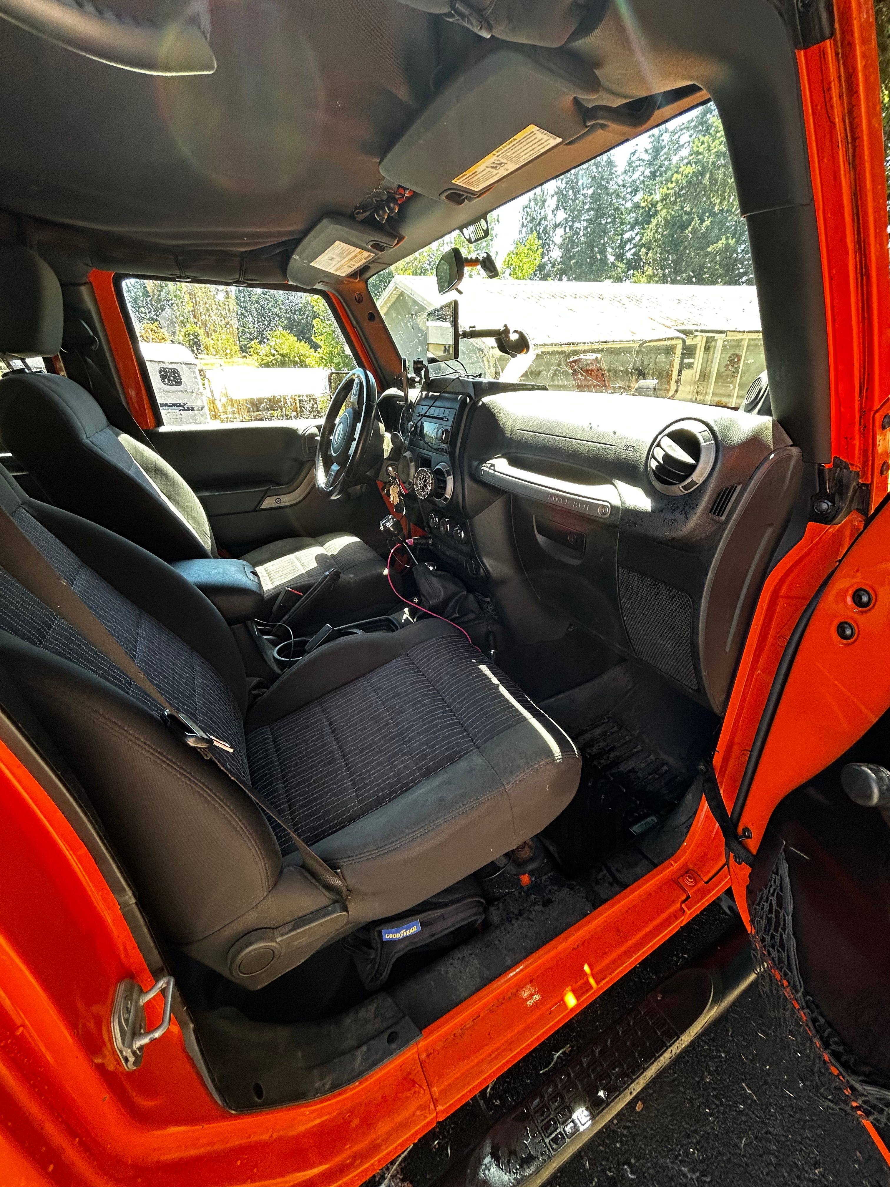 Used 2012 Jeep Wrangler Unlimited Sport w/ Connectivity Group AWD/4WD image 15