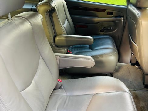 Used 2004 Cadillac Escalade 2WD image 17