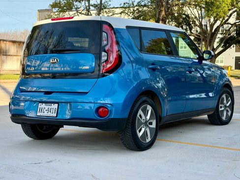 Used 2018 Kia Soul EV FWD image 2