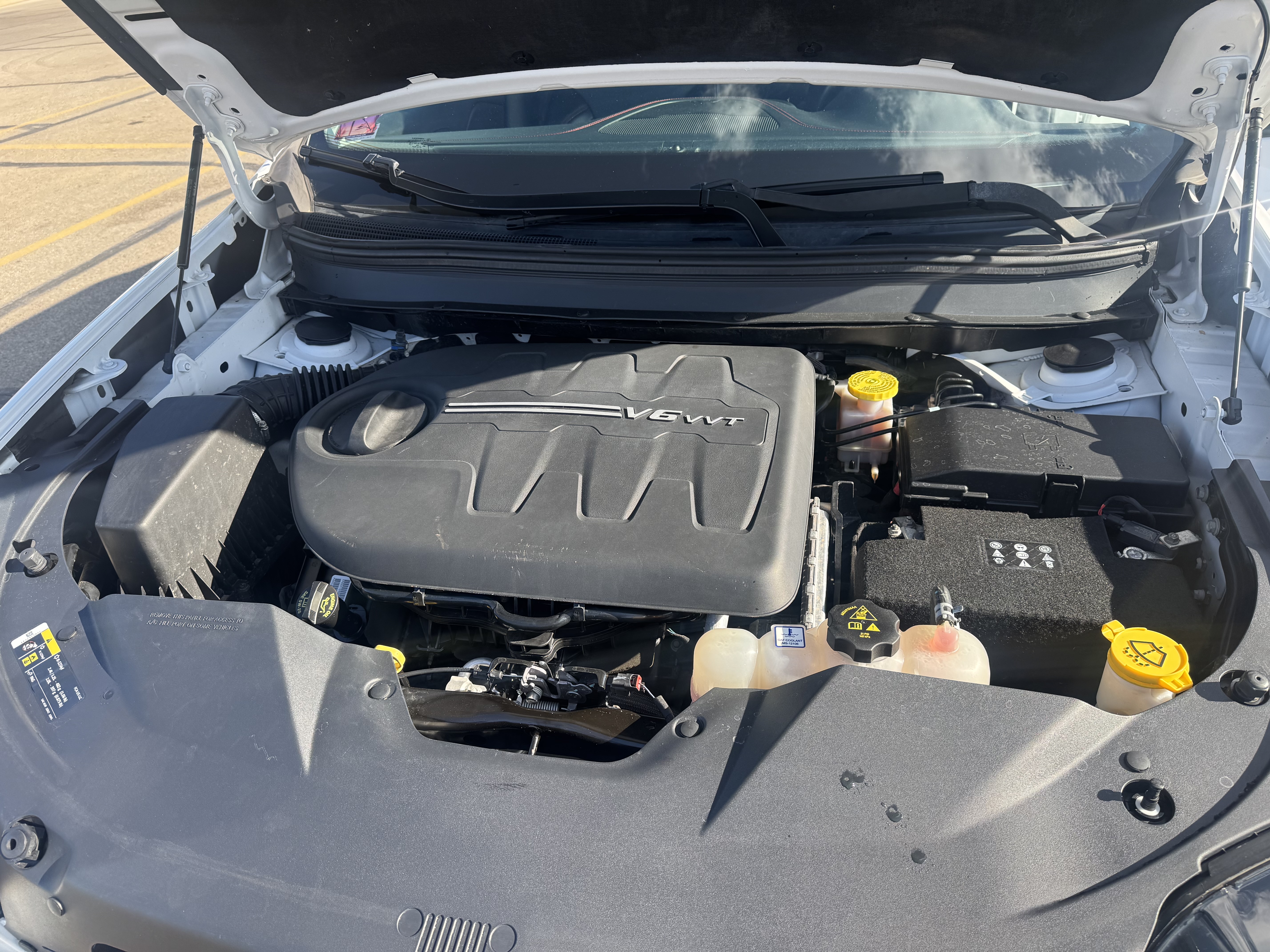 Used 2019 Jeep Cherokee Trailhawk w/ Cold Weather Group AWD/4WD image 4