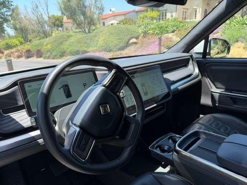 Used 2025 Rivian R1S Adventure AWD/4WD image 5