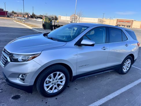 Used 2019 Chevrolet Equinox LT w/ Driver Convenience Package image 8