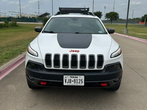 Used 2016 Jeep Cherokee Trailhawk w/ Leather Interior Group AWD/4WD image 2