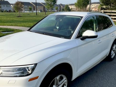 Used 2019 Audi Q5 2.0T Premium w/ Convenience Package image 4