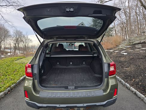Used 2017 Subaru Outback 2.5i Touring image 5