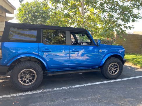 Used 2022 Ford Bronco Outer Banks image 8