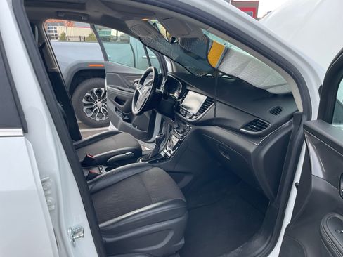 Used 2018 Buick Encore Preferred image 8