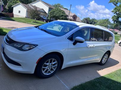 Used 2017 Chrysler Pacifica LX