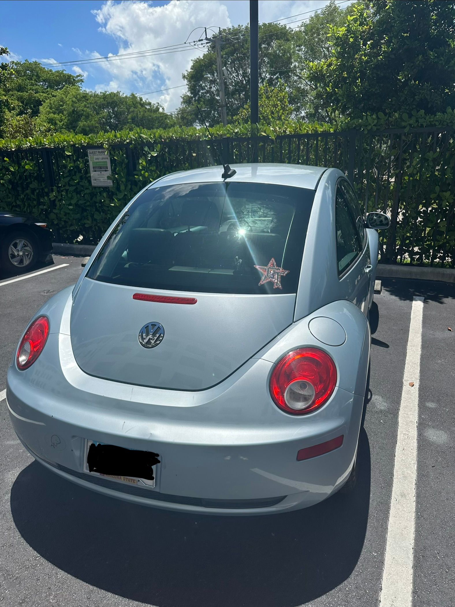 Used 2009 Volkswagen Beetle Coupe FWD image 6