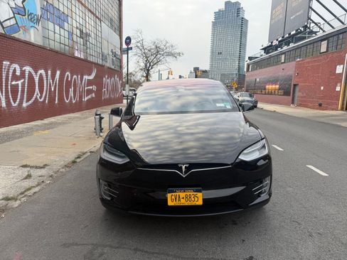 Used 2020 Tesla Model X Long Range image 2