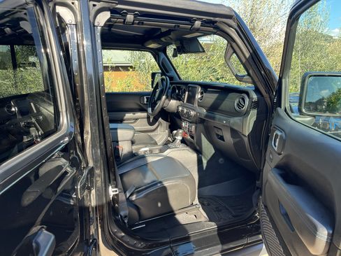 Used 2021 Jeep Wrangler Unlimited Rubicon 4xe w/ Steel Bumper Group image 14