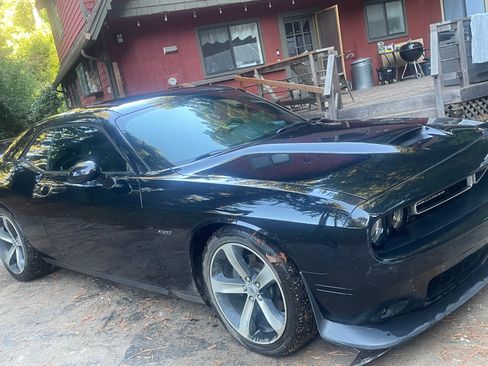 Used 2019 Dodge Challenger R/T w/ Driver Convenience Group image 6