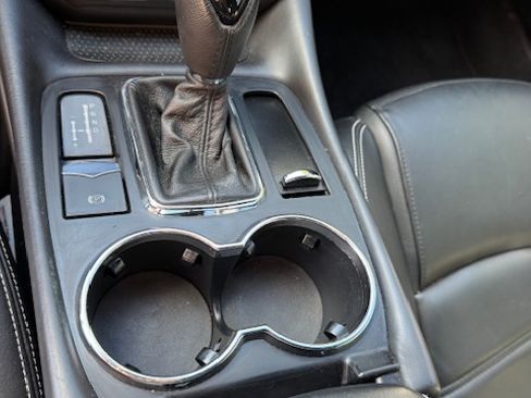 Used 2014 Maserati GranTurismo Sport image 22