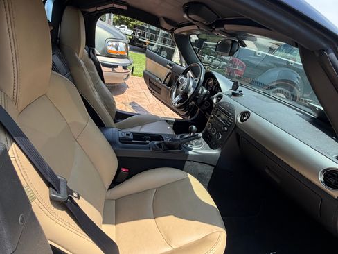 Used 2012 MAZDA MX-5 Miata Grand Touring w/ Premium Pkg RWD image 10