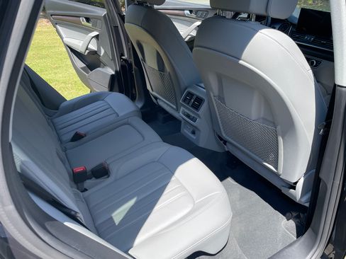 Used 2021 Audi Q5 2.0T Premium w/ Convenience Package image 17