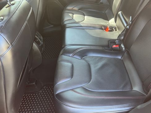 Used 2020 Jeep Cherokee Trailhawk AWD/4WD image 15