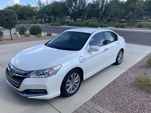 Used 2014 Honda Accord Plug-In Sedan image 2