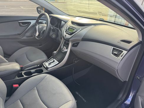 Used 2011 Hyundai Elantra GLS image 6