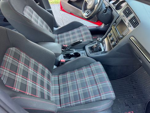 Used 2017 Volkswagen GTI Sport image 12