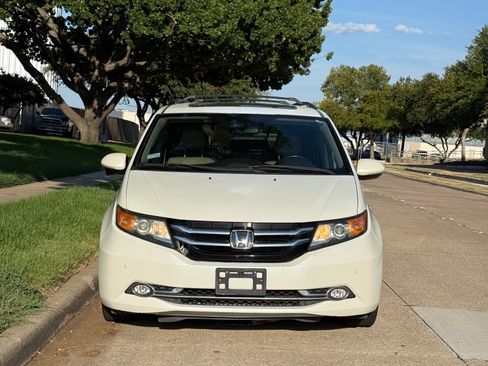 Used 2014 Honda Odyssey Touring image 4