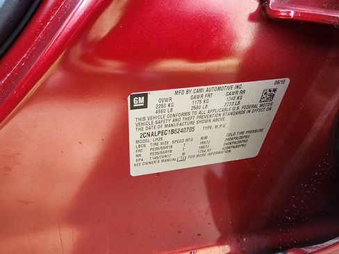 Used 2011 Chevrolet Equinox LT w/ Chrome Appearance Package image 12