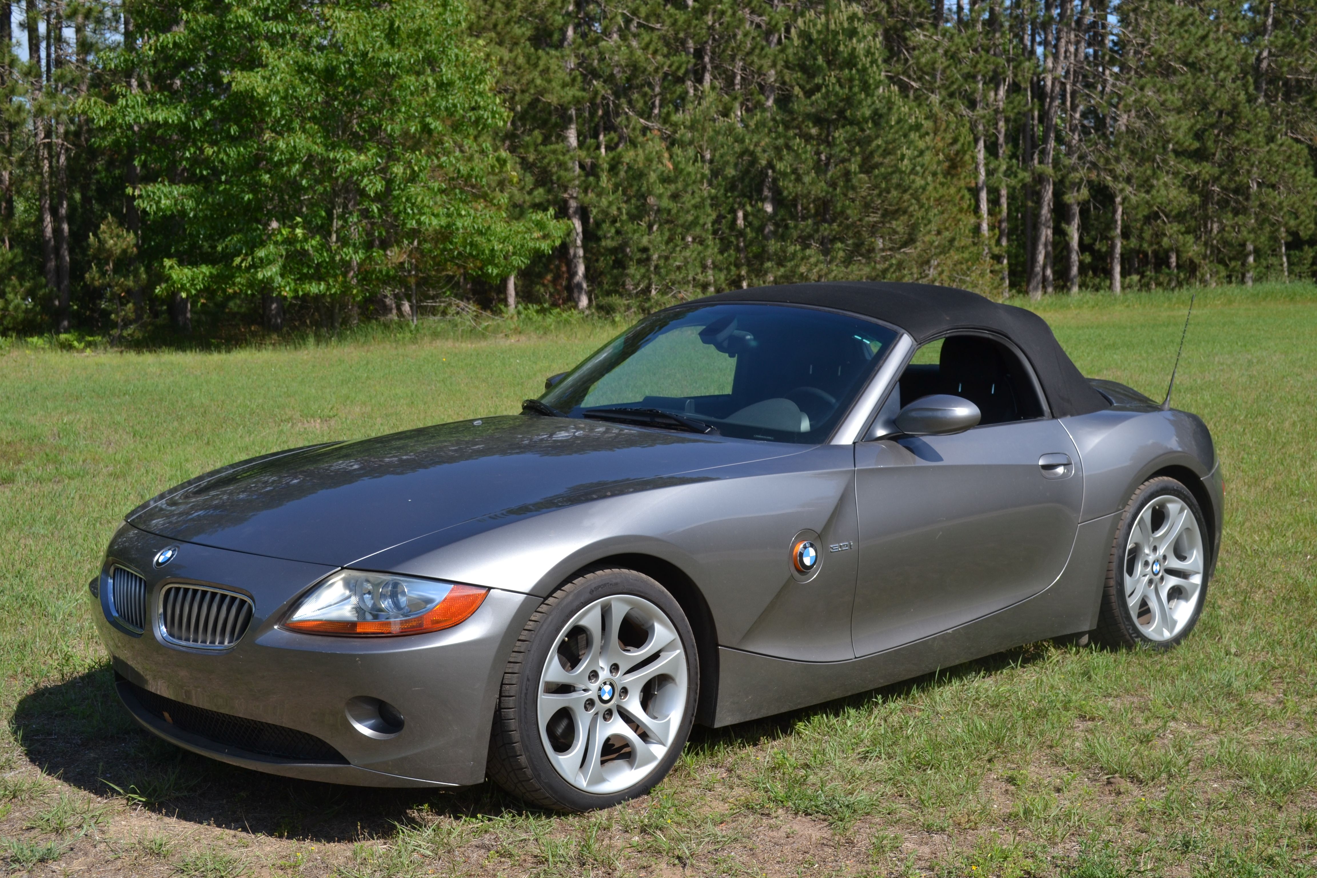 Used 2004 BMW Z4 3.0i RWD image 1