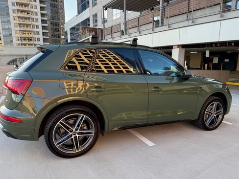 Used 2022 Audi Q5 e Premium w/ Convenience Package image 8
