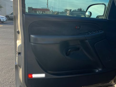 Used 2002 Chevrolet Silverado 2500 4x4 Crew Cab image 19