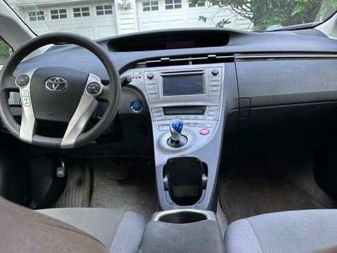 Used 2015 Toyota Prius Three FWD image 8