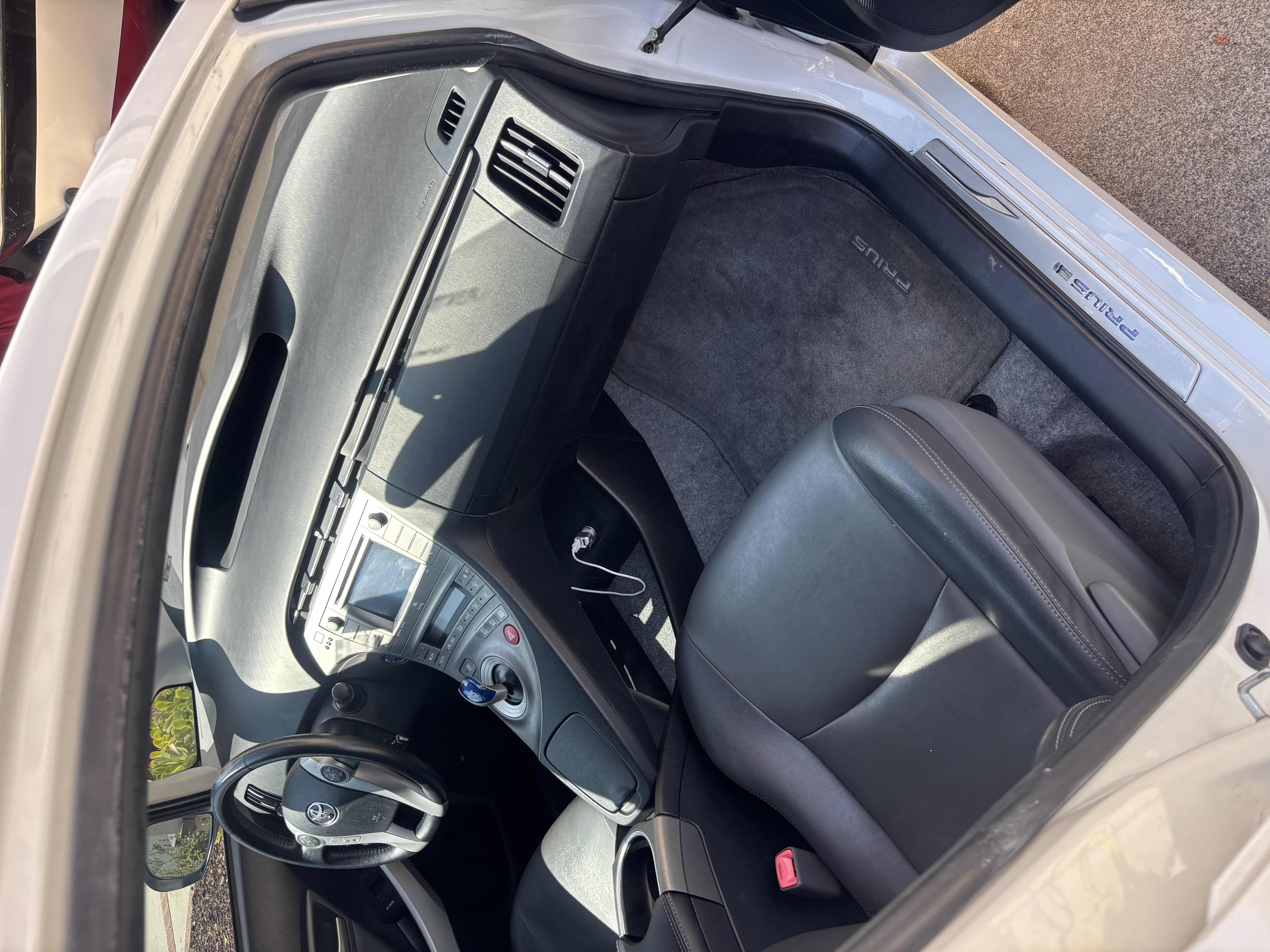 Used 2013 Toyota Prius Four FWD image 2