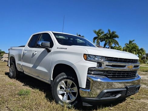 Used 2020 Chevrolet Silverado 1500 LT w/ Trailering Package image 1