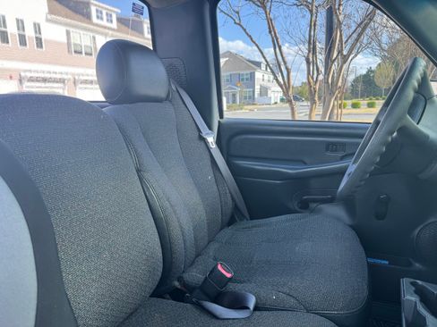 Used 2000 Chevrolet Silverado 1500 2WD Regular Cab image 12