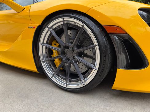 Used 2020 McLaren 720S Spider image 10