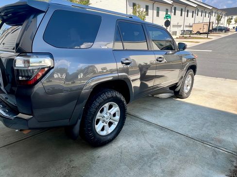 Used 2015 Toyota 4Runner SR5 image 5