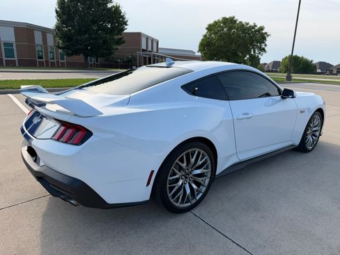 Used 2026 Ford Mustang GT Premium RWD image 9