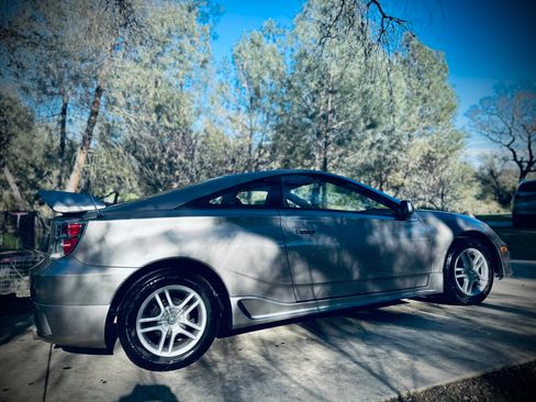 Used 2005 Toyota Celica GT image 9
