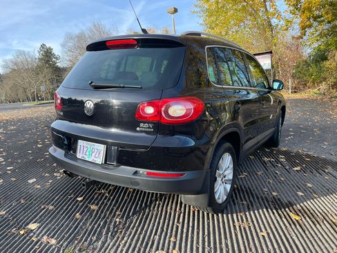 Used 2009 Volkswagen Tiguan SEL image 4
