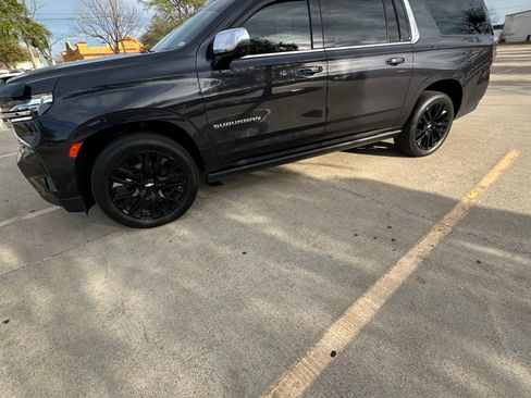 Used 2023 Chevrolet Suburban Premier w/ Premium Package image 1