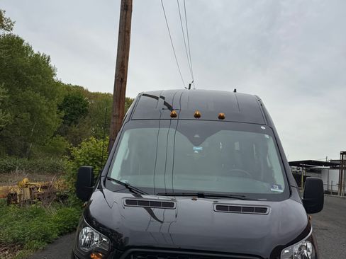 Used 2023 Ford Transit 350 XL AWD/4WD image 5