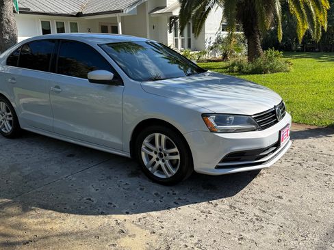 Used 2017 Volkswagen Jetta S image 1