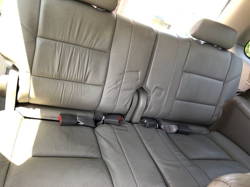 Used 2001 Toyota Sequoia Limited AWD/4WD image 2