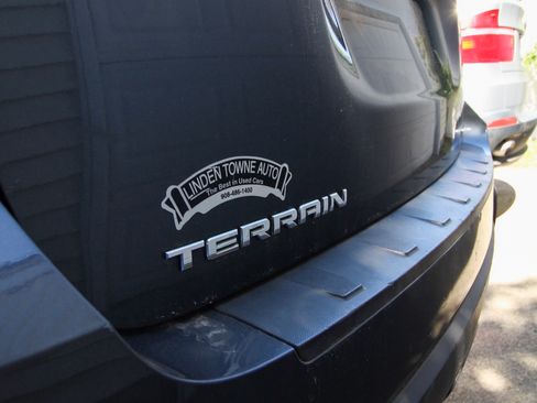 Used 2010 GMC Terrain SLE AWD/4WD image 12
