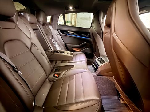 Used 2025 Porsche Panamera Turbo S image 5