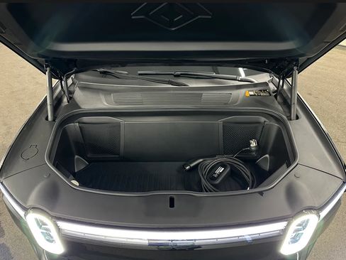 Used 2025 Rivian R1S Adventure image 12