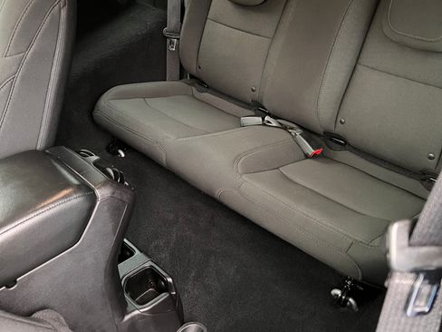 Used 2018 Jeep Wrangler Sport image 19