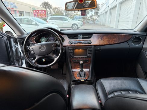 Used 2006 Mercedes-Benz CLS 500 image 9
